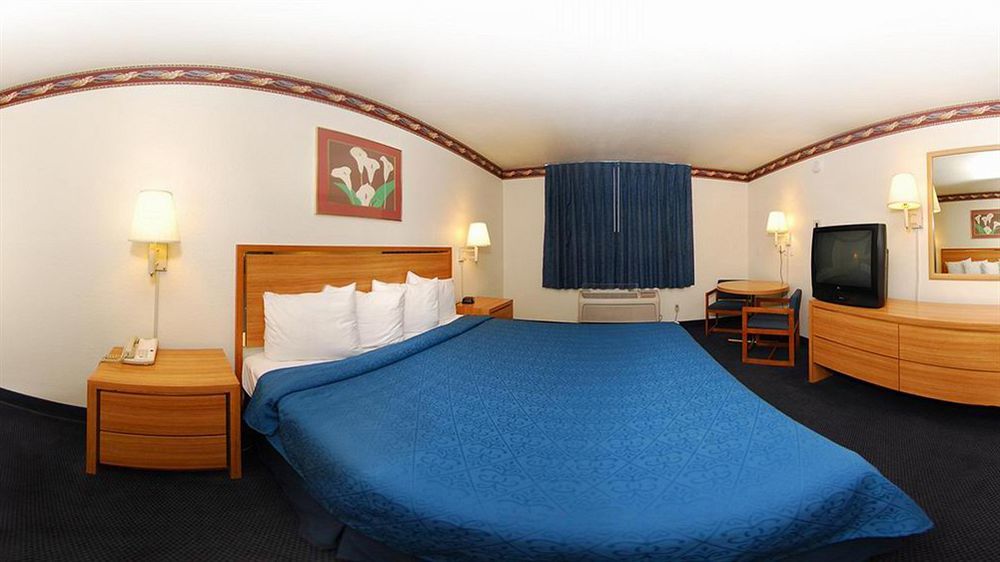 Rodeway Inn Оберн Экстерьер фото