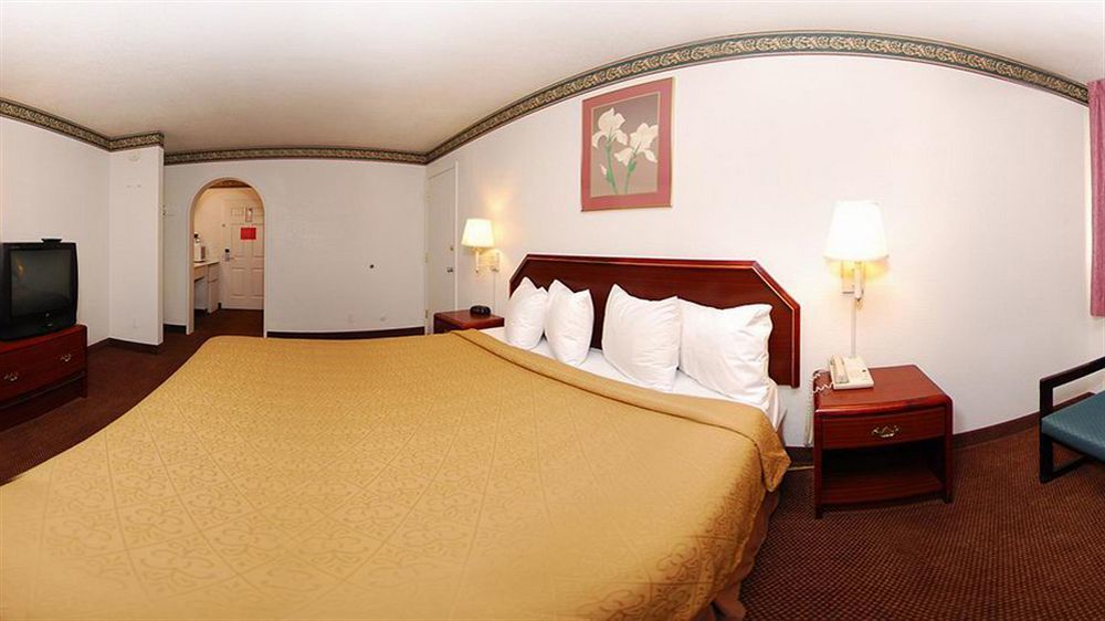 Rodeway Inn Оберн Экстерьер фото