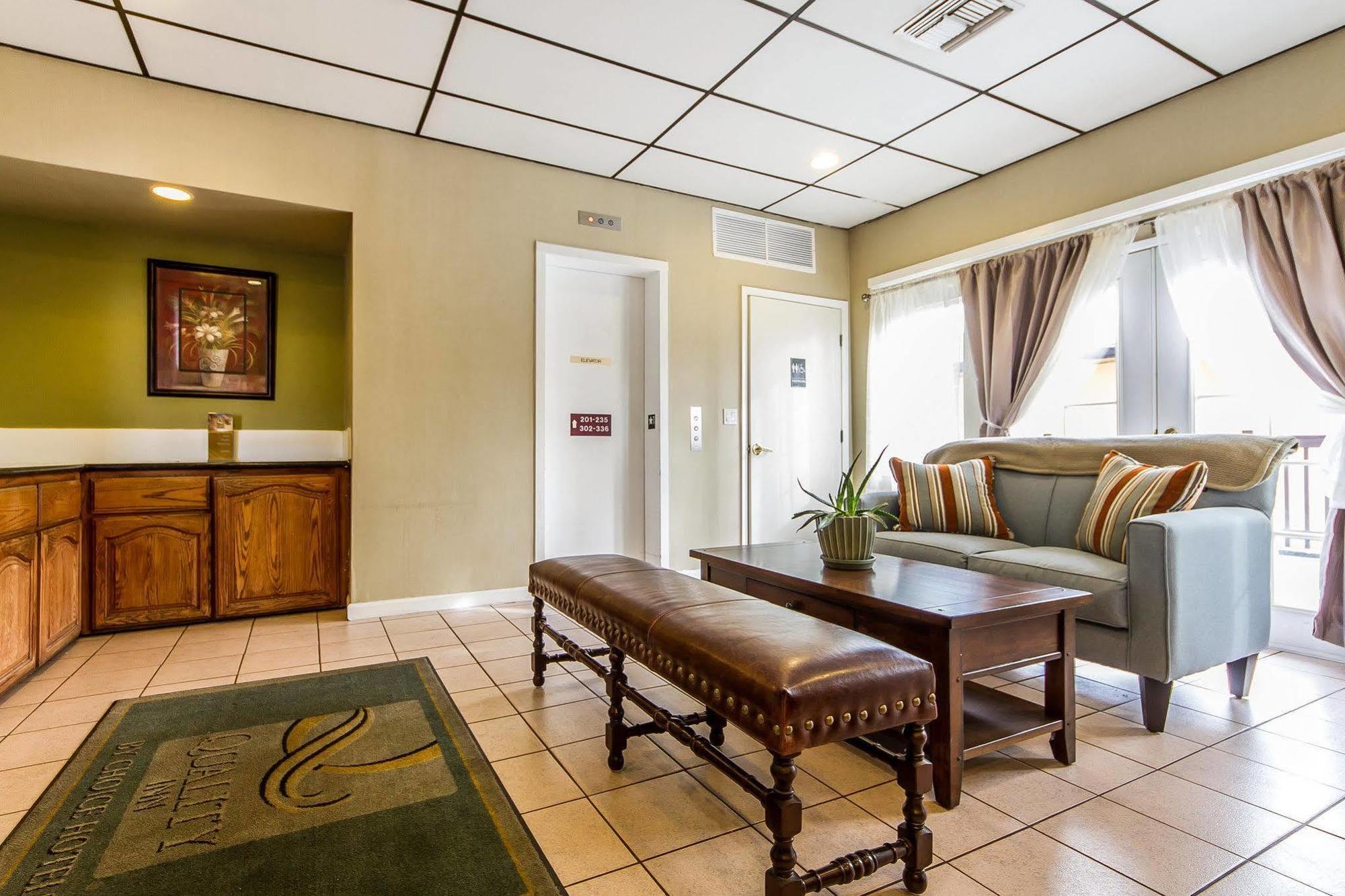 Rodeway Inn Оберн Экстерьер фото